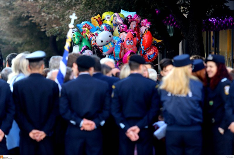 Η μαθητική παρέλαση της Θεσσαλονίκης σε 20 φωτογραφικά καρέ [εικόνες] | iefimerida.gr 16