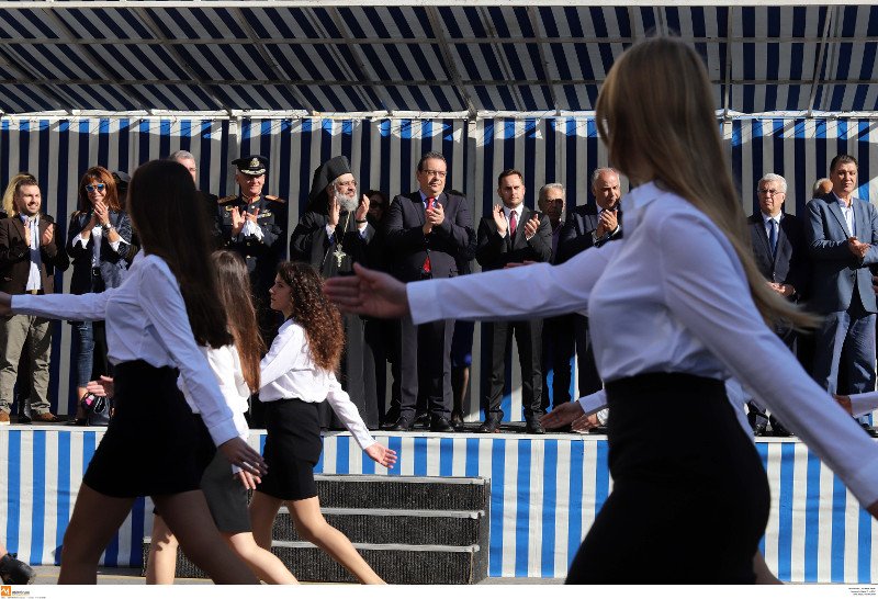 Η μαθητική παρέλαση της Θεσσαλονίκης σε 20 φωτογραφικά καρέ [εικόνες] | iefimerida.gr 6