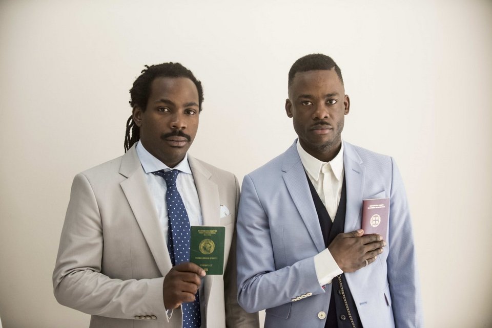 Δύο Ελληνες αφρικανικής καταγωγής παραδίδουν μαθήματα στο «Τάβλι» του Κεχαϊδη [εικόνες]  | iefimerida.gr 1