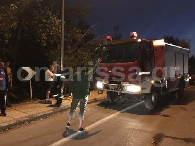 Λάρισα: Αυτοκίνητο παρέσυρε πεζή και έπεσαν μαζί στο ποτάμι [εικόνες] | iefimerida.gr 0