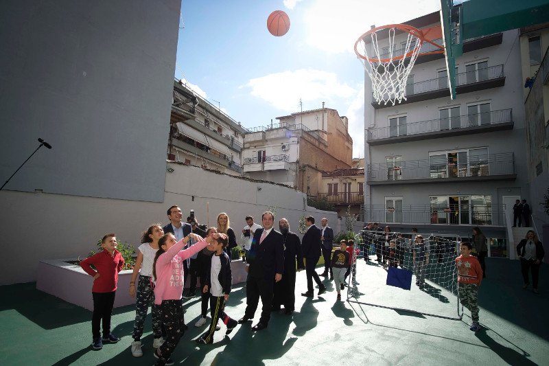 Ο Τσίπρας έπαιξε ποδόσφαιρο με τα παιδιά της «Αποστολής» στα Ιωάννινα [εικόνες] | iefimerida.gr 3