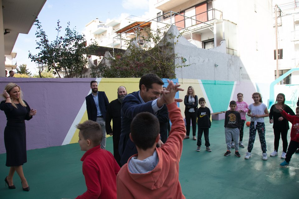 Ο Τσίπρας έπαιξε ποδόσφαιρο με τα παιδιά της «Αποστολής» στα Ιωάννινα [εικόνες] | iefimerida.gr 2