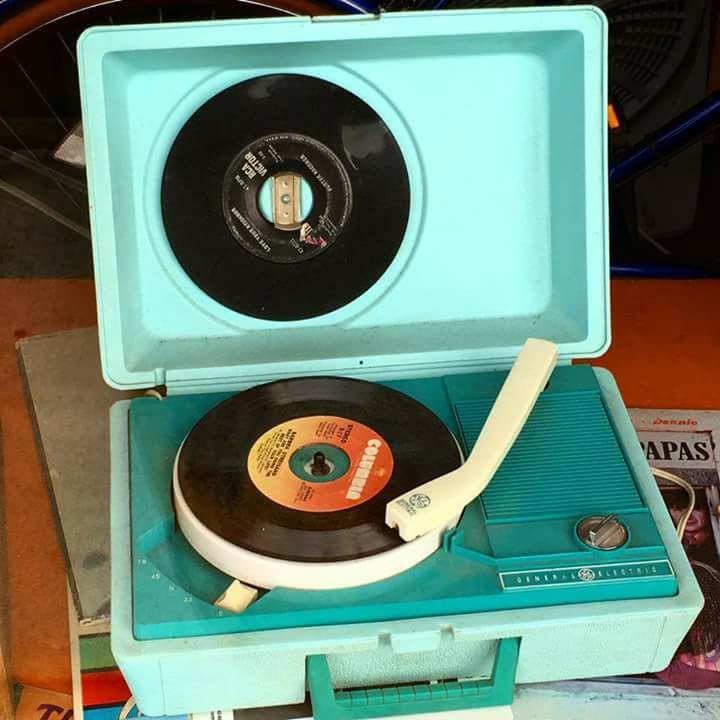 10+1 λόγοι για να να μην χάσεις το 11ο Vinyl Is Back -Με συλλεκτικά βινύλια & συναυλίες [εικόνες]  | iefimerida.gr 0