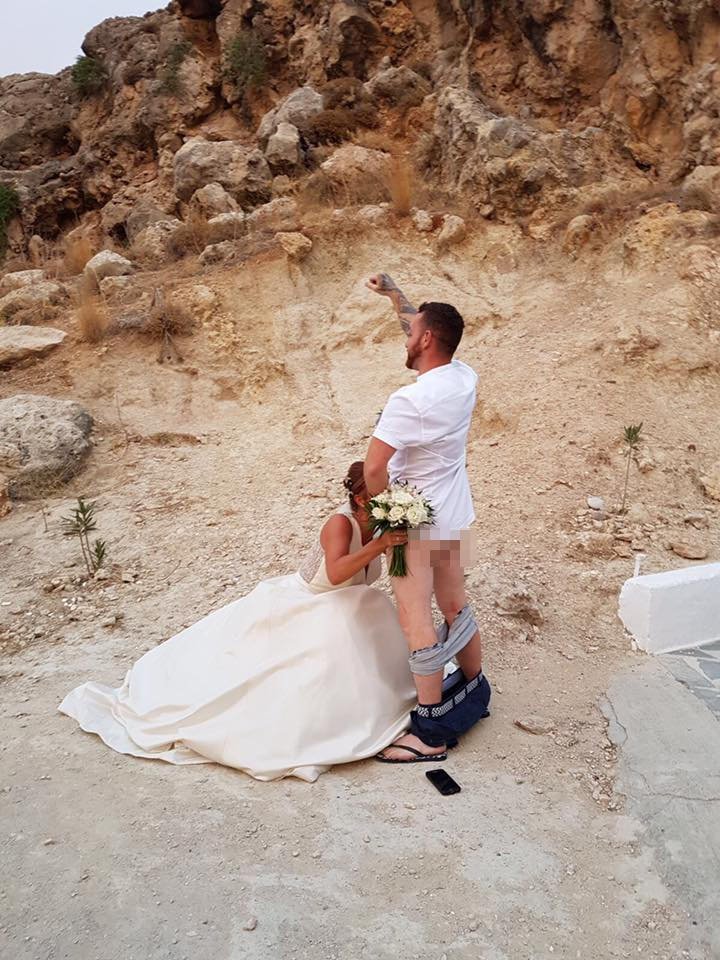 Η νέα «μόδα» στη γαμήλια φωτογράφιση που προκαλεί αμηχανία -Συνέβη και στην Ελλάδα [εικόνες] | iefimerida.gr 1