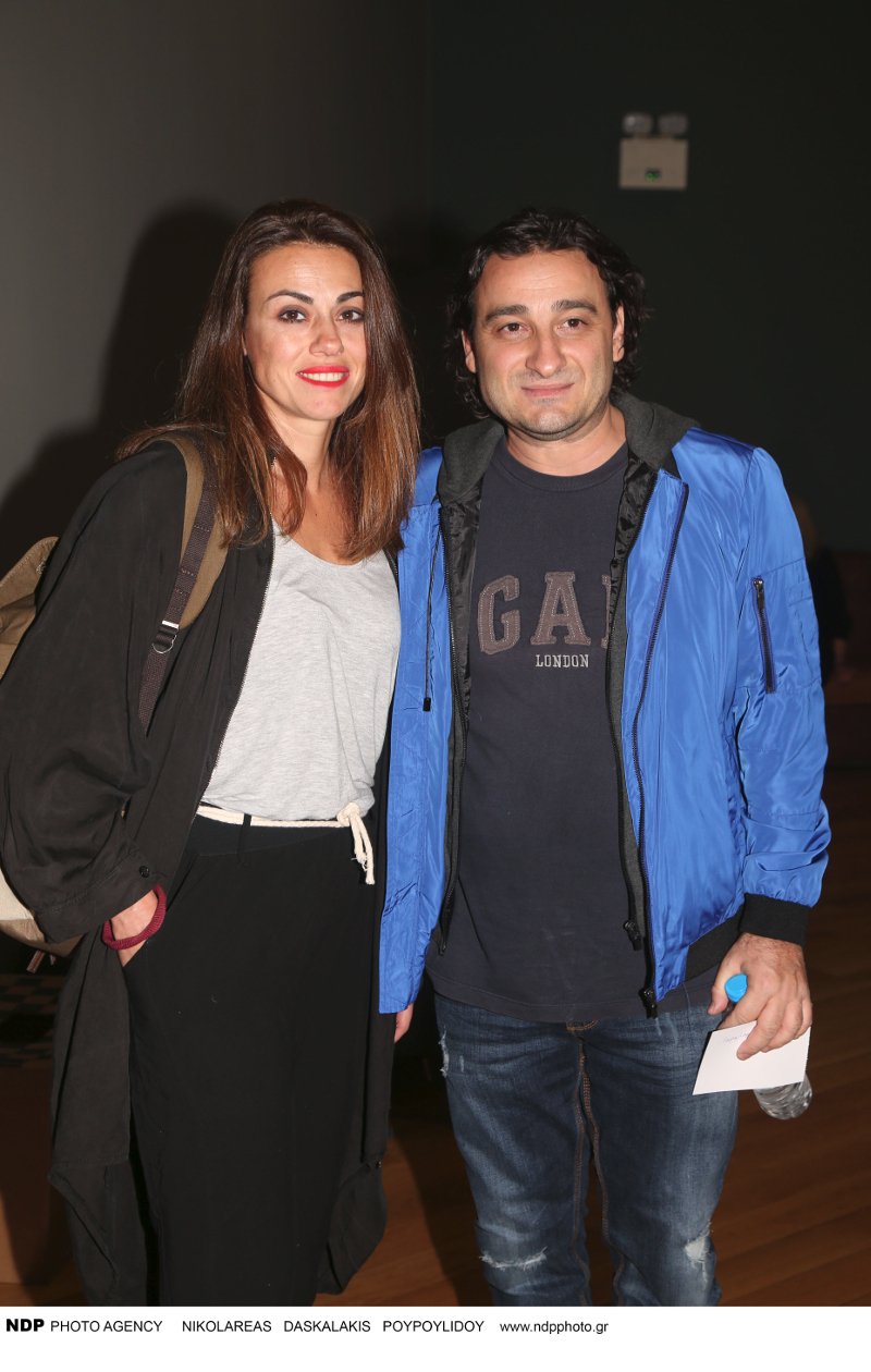 Βασίλης Χαραλαμπόπουλος: Στο θέατρο με τη γοητευτική σύζυγό του [εικόνες] | iefimerida.gr 1