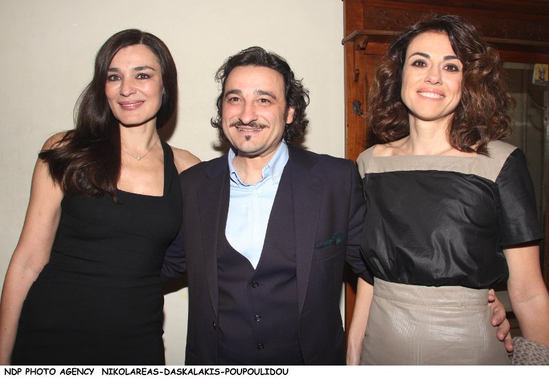 Βασίλης Χαραλαμπόπουλος: Στο θέατρο με τη γοητευτική σύζυγό του [εικόνες] | iefimerida.gr 4