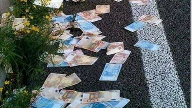 Εβρεξε 50ευρα στην Ολυμπία Οδό -Πανικός από διερχόμενους οδηγούς [εικόνες] | iefimerida.gr 0