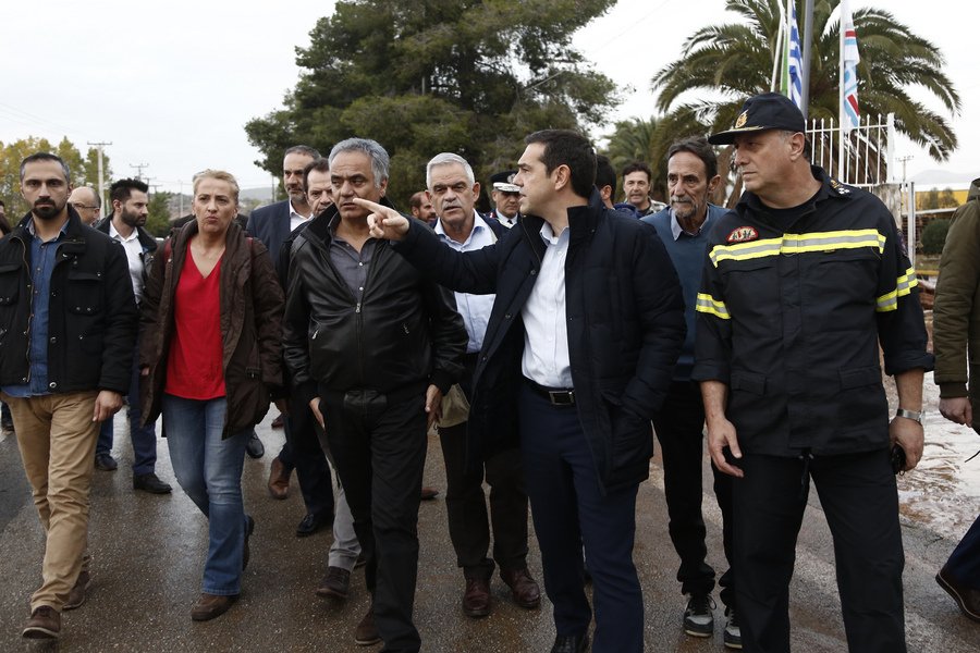 Τσίπρας από Μάνδρα: Σπάνιο και ακραίο φαινόμενο έφερε την καταστροφή  [εικόνες & βίντεο] | iefimerida.gr 3