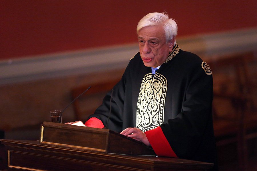 Επίτιμος καθηγητής του Εθνικού και Καποδιστριακού Πανεπιστημίου Αθηνών αναγορεύτηκε ο Παυλόπουλος [εικόνες] | iefimerida.gr 2