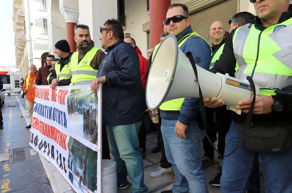 Διαμαρτυρία αστυνομικών στην Αριστοτέλους: Εχουμε να δούμε καινούργιο περιπολικό μια 10ετία | iefimerida.gr 1