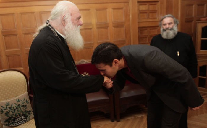 Συνάντηση Ιερώνυμου με Τσιάρτα -«Η σημαία δεν είναι χαρτομάντηλο και πρέπει να την κρατάνε Ελληνόπουλα» [εικόνες] | iefimerida.gr 0