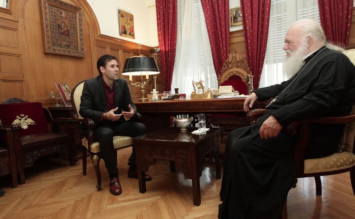 Συνάντηση Ιερώνυμου με Τσιάρτα -«Η σημαία δεν είναι χαρτομάντηλο και πρέπει να την κρατάνε Ελληνόπουλα» [εικόνες] | iefimerida.gr 3