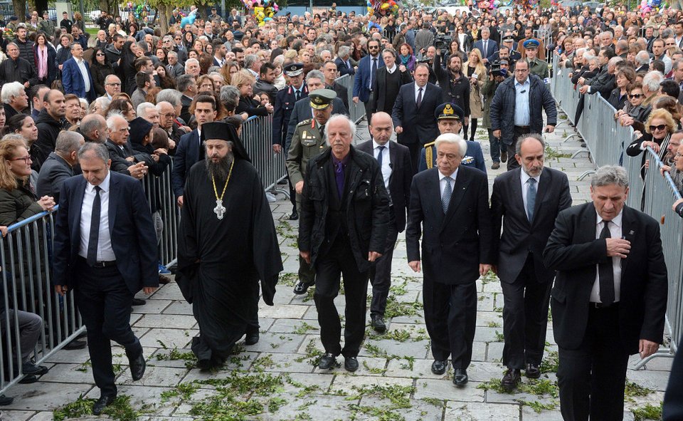Στη λιτάνευση της ιερής εικόνας του Αγίου Ανδρέα στην Πάτρα ο Προκόπης Παυλόπουλος [εικόνες]  | iefimerida.gr 2