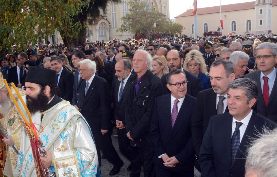 Στη λιτάνευση της ιερής εικόνας του Αγίου Ανδρέα στην Πάτρα ο Προκόπης Παυλόπουλος [εικόνες]  | iefimerida.gr 1