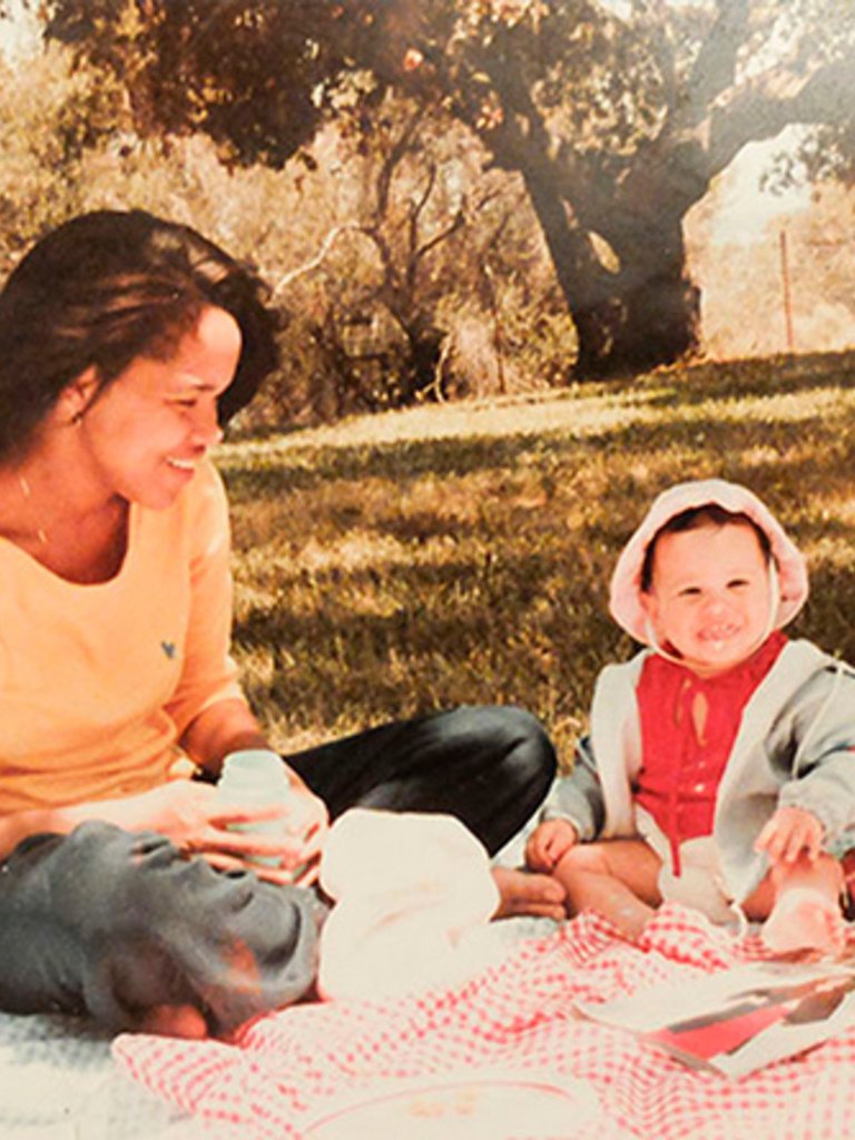 Μέγκαν Μαρκλ: Πώς μια ελαφρά ηθοποιός, μιγάδα, διαζευγμένη κατάφερε να γίνει η νέα πριγκίπισσα της Βρετανίας [εικόνες] | iefimerida.gr 3