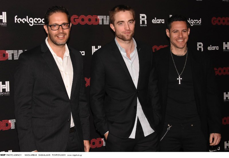 Αέρας Χόλιγουντ στην Αθήνα: Ο Ρόμπερτ Πάτινσον με τον Πάρι Κασιδόκωστα στην πρεμιέρα του Good Time [εικόνες] | iefimerida.gr 0