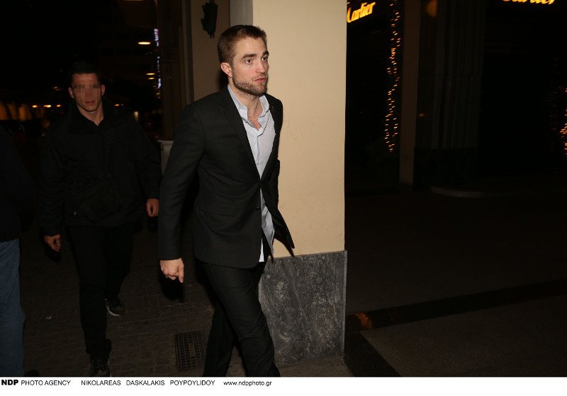 Αέρας Χόλιγουντ στην Αθήνα: Ο Ρόμπερτ Πάτινσον με τον Πάρι Κασιδόκωστα στην πρεμιέρα του Good Time [εικόνες] | iefimerida.gr 20