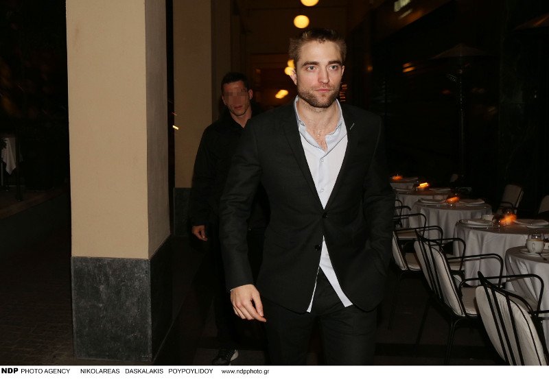 Αέρας Χόλιγουντ στην Αθήνα: Ο Ρόμπερτ Πάτινσον με τον Πάρι Κασιδόκωστα στην πρεμιέρα του Good Time [εικόνες] | iefimerida.gr 22