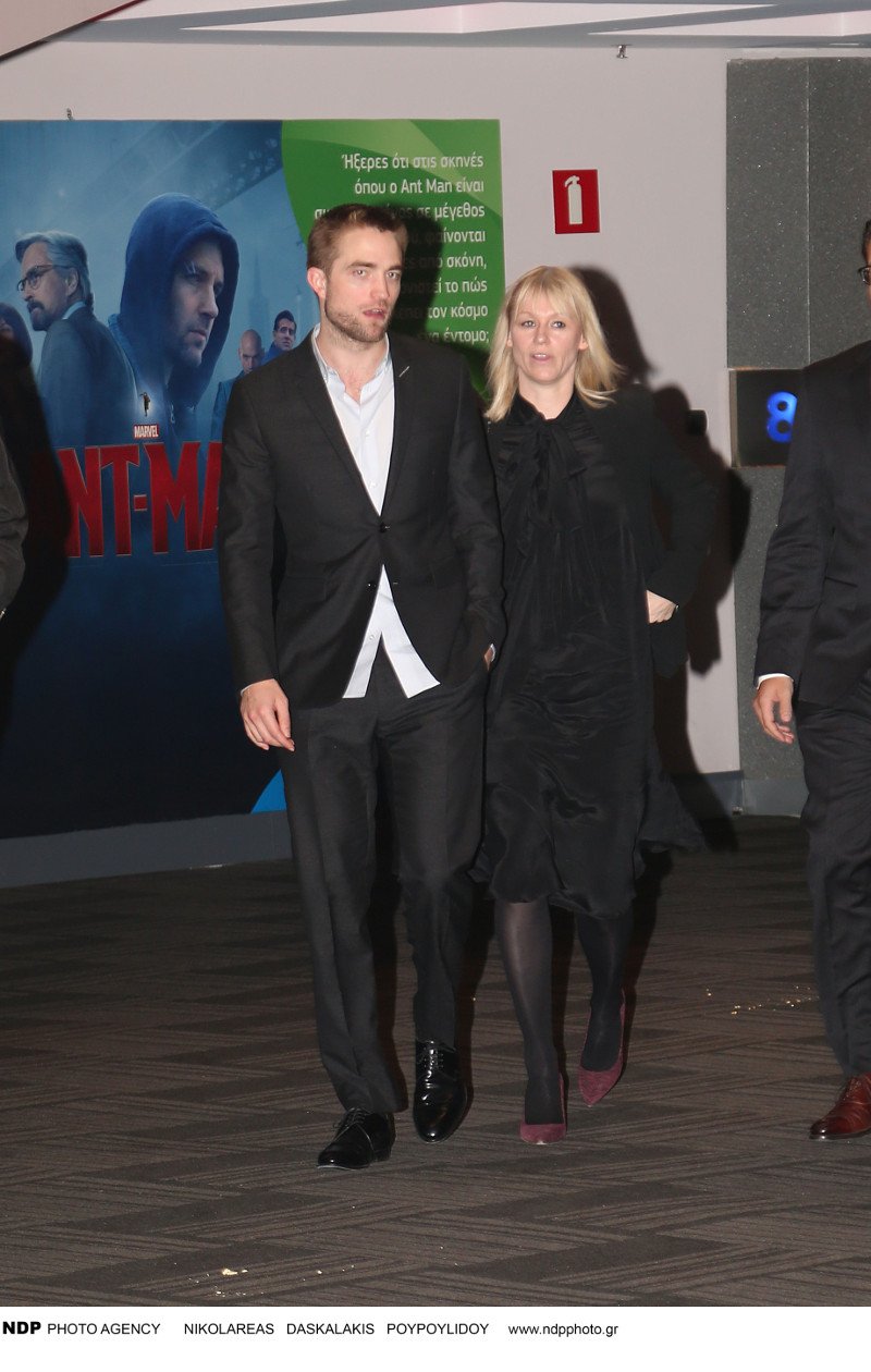 Αέρας Χόλιγουντ στην Αθήνα: Ο Ρόμπερτ Πάτινσον με τον Πάρι Κασιδόκωστα στην πρεμιέρα του Good Time [εικόνες] | iefimerida.gr 2