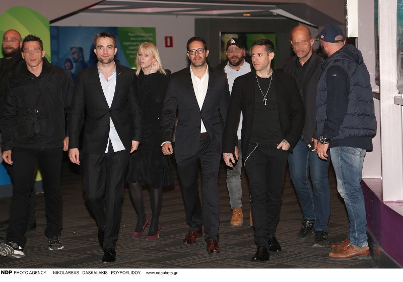 Αέρας Χόλιγουντ στην Αθήνα: Ο Ρόμπερτ Πάτινσον με τον Πάρι Κασιδόκωστα στην πρεμιέρα του Good Time [εικόνες] | iefimerida.gr 3