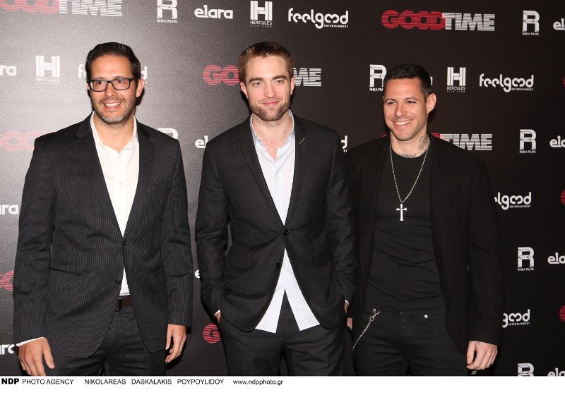 Αέρας Χόλιγουντ στην Αθήνα: Ο Ρόμπερτ Πάτινσον με τον Πάρι Κασιδόκωστα στην πρεμιέρα του Good Time [εικόνες] | iefimerida.gr 7