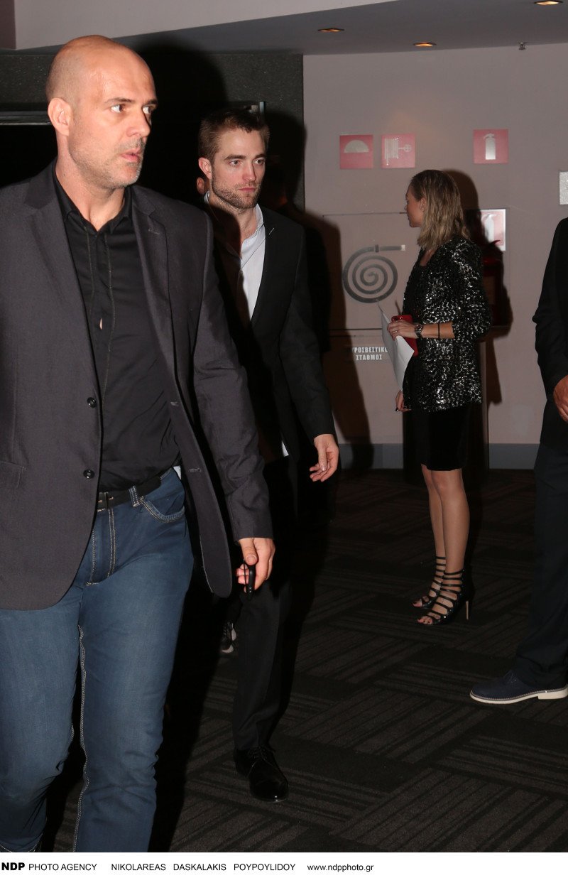 Αέρας Χόλιγουντ στην Αθήνα: Ο Ρόμπερτ Πάτινσον με τον Πάρι Κασιδόκωστα στην πρεμιέρα του Good Time [εικόνες] | iefimerida.gr 9