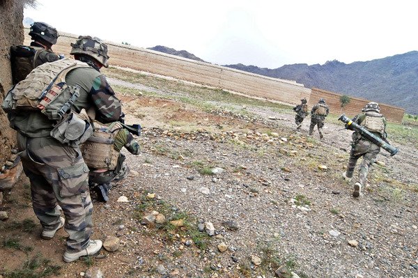 Βιβλίο οι εμπειρίες του φωτορεπόρτερ που έμεινε αιχμάλωτος και βασανίστηκε στη Συρία [εικόνες] | iefimerida.gr 3