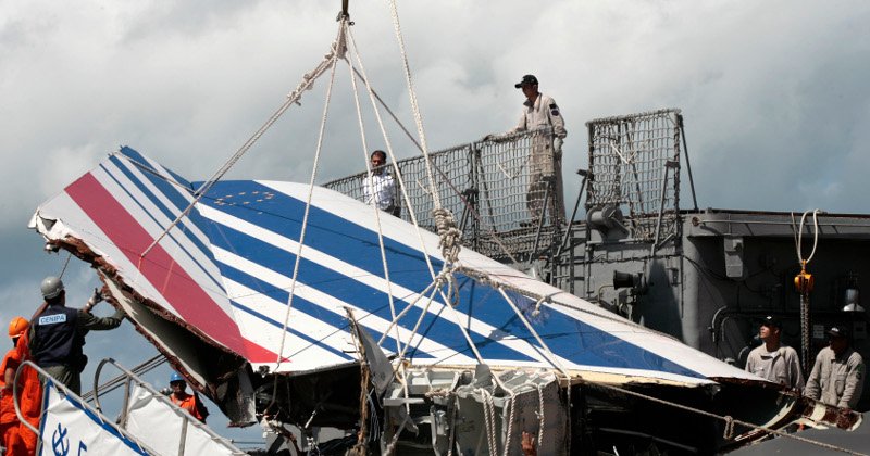 «Καληνύχτα, αντίο, πεθαίνουμε» -Τα τελευταία λόγια πιλότων πριν την τραγωδία [εικόνες] | iefimerida.gr 0