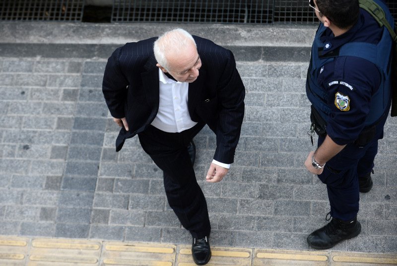 Στο Εφετείο ο Ακης Τσοχατζόπουλος και η κόρη του Αρετή -Περιμένουν την απόφαση [εικόνες] | iefimerida.gr 3