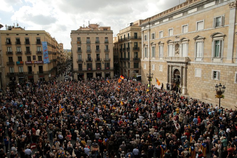 Εκδίδεται ευρωπαϊκό ένταλμα σύλληψης για Πουτζδεμόν- Αντιδράσεις στην Καταλονία [εικόνες] | iefimerida.gr 3