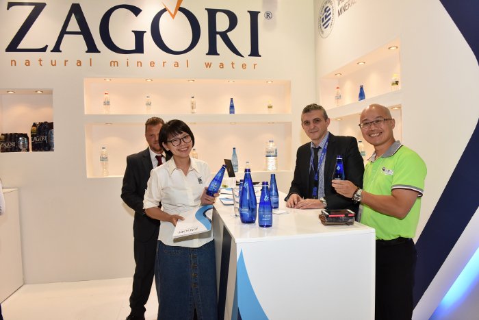 Από την Ηπειρο στην Κολωνία: Το φυσικό μεταλλικό νερό Ζαγόρι κατακτά τη διεθνή έκθεση τροφίμων-ποτών Anuga | iefimerida.gr 1