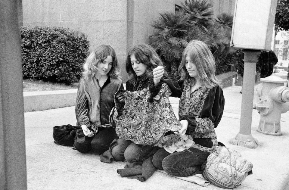 Τσαρλς Μάνσον: Ο άνθρωπος που δολοφόνησε τη Σάρον Τέιτ [εικόνες] | iefimerida.gr 4