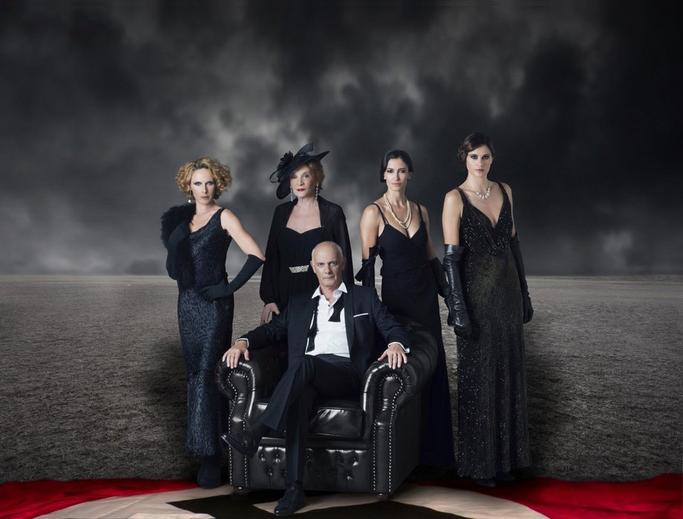 Η παράσταση «Αύγουστος» πρωταγωνίστησε στα θεατρικά Βραβεία Κοινού -Ολοι οι νικητές  | iefimerida.gr 4