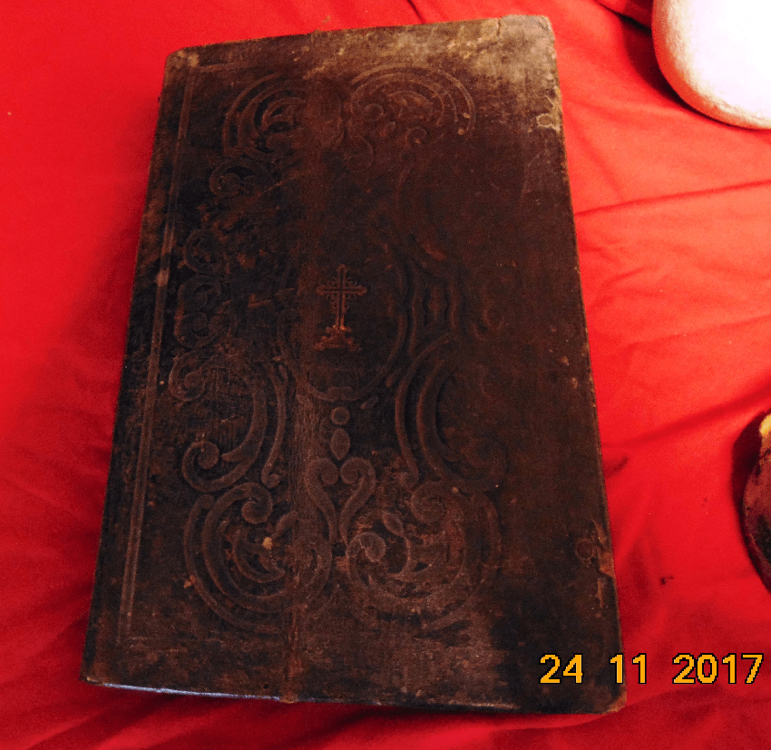 Αρχαιοκάπηλος είχε στην κατοχή του ανυπολόγιστης αξίας βυζαντινές εικόνες και αγγεία [εικόνες]  | iefimerida.gr 4