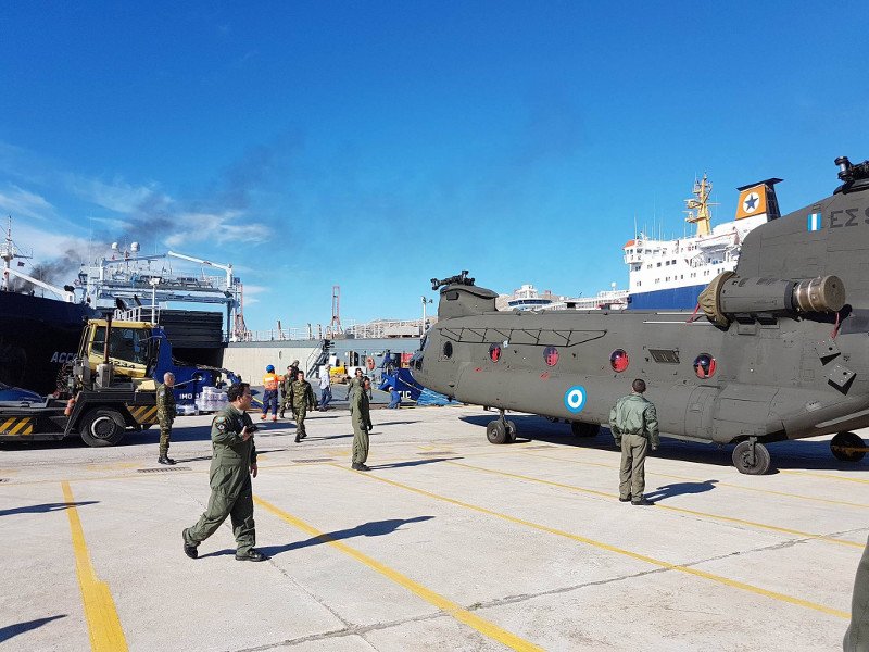 Εφτασαν στον Πειραιά τα 3 υπερσύγχρονα ελικόπτερα Σινούκ από τις ΗΠΑ [εικόνες] | iefimerida.gr 3