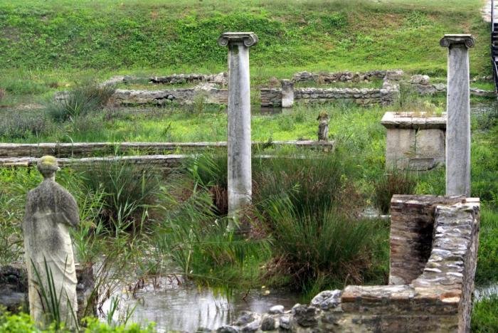 Κάτω από τόνους λάσπης ο αρχαιολογικός χώρος στο Δίον Πιερίας [εικόνες] | iefimerida.gr 2