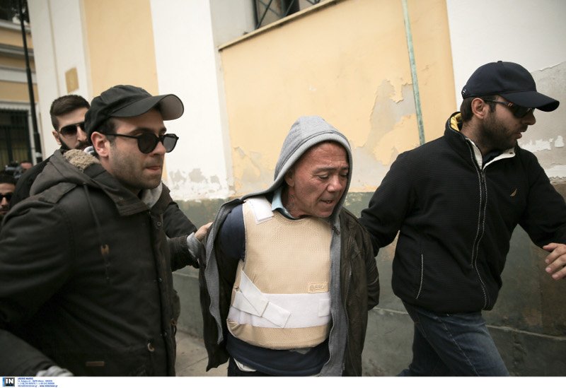 Ξυλοκόπησαν τον δολοφόνο της Δώρας -«Αλήτη, μου έφαγες το παιδί» [βίντεο] | iefimerida.gr 8