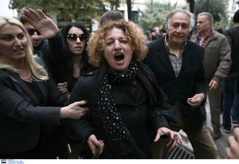 Ξυλοκόπησαν τον δολοφόνο της Δώρας -«Αλήτη, μου έφαγες το παιδί» [βίντεο] | iefimerida.gr 2