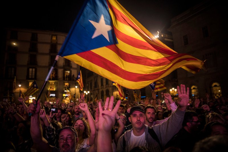 Εκδίδεται ευρωπαϊκό ένταλμα σύλληψης για Πουτζδεμόν- Αντιδράσεις στην Καταλονία [εικόνες] | iefimerida.gr 7