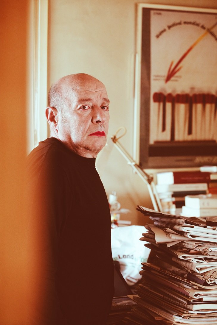 Βασίλης Παπαβασιλείου: Μετά το 1ο Βραβείο Ανδρικής Ερμηνείας υποδύεται την Ελένη [βίντεο]  | iefimerida.gr 4