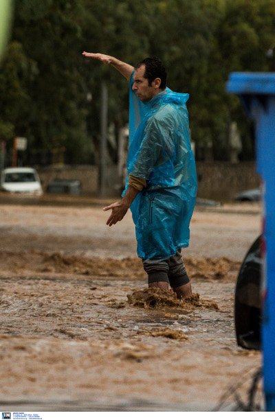 15 οι νεκροί από την κακοκαιρία -Εθνικό πένθος για Μάνδρα & Ν. Πέραμο | iefimerida.gr 31