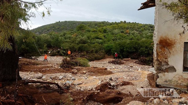 Με τζιπ και βάρκες, Πυροσβεστική και ΕΜΑΚ αναζητούν νεαρό άνδρα στη Μάνδρα -Είχε πάει για κυνήγι [εικόνες] | iefimerida.gr 0
