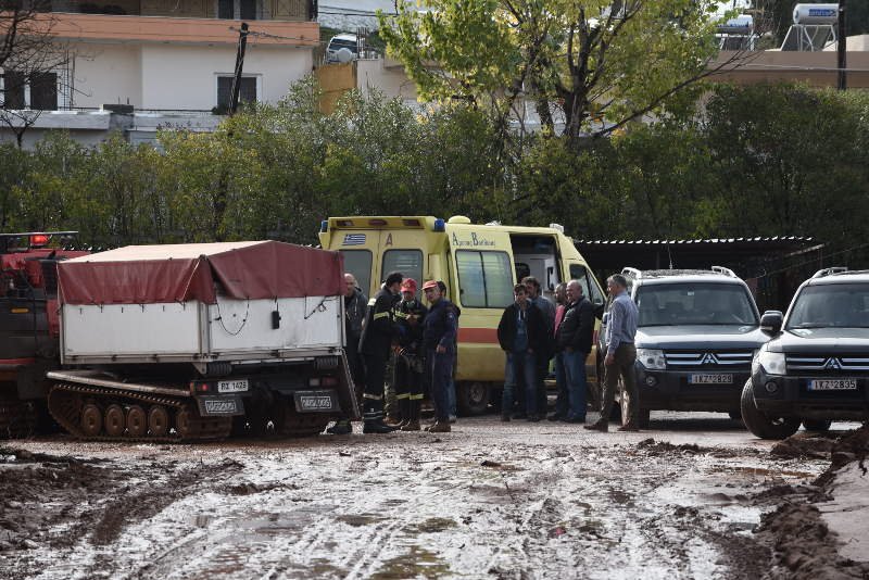 Τραγωδία δίχως τέλος: Εντοπίστηκαν 3 νεκροί -19 τα θύματα στη Μάνδρα [εικόνες] | iefimerida.gr 3