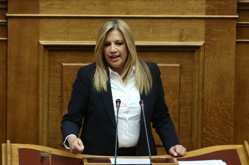 Ψηφίστηκε ο «μποναμάς» στη Βουλή -Σκληρή κόντρα Τσίπρα-Μητσοτάκη | iefimerida.gr 0
