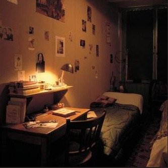 Το σπίτι που έζησε η έφηβη Αννα Φρανκ το '30 στο Αμστερνταμ -Αθικτο και φροντισμένο [εικόνες]  | iefimerida.gr 2