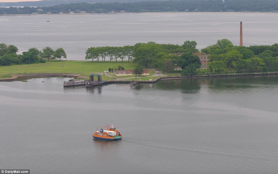 Το άγνωστο «νησί των νεκρών» της Νέας Υόρκης -Πάνω από 1 εκατ. «ανώνυμοι» σε μαζικούς τάφους [εικόνες & βίντεο] | iefimerida.gr 2