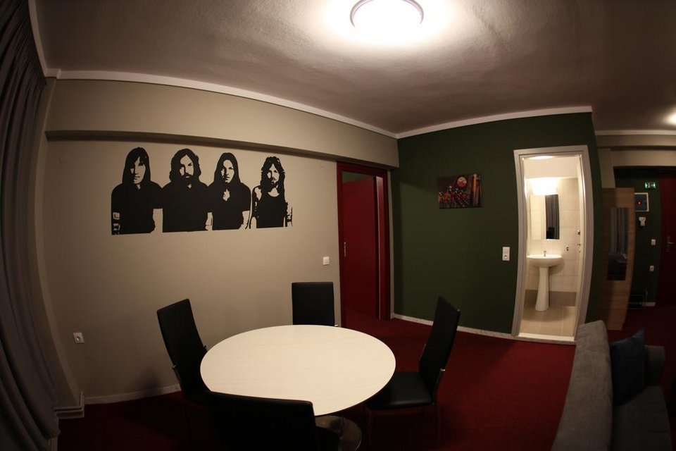 Πάμφθηνο και στιλάτο -Το ξενοδοχείο της Θεσσαλονίκης με τα 10 ευρώ τη βραδιά, που ξεχώρισε [εικόνες] | iefimerida.gr 3