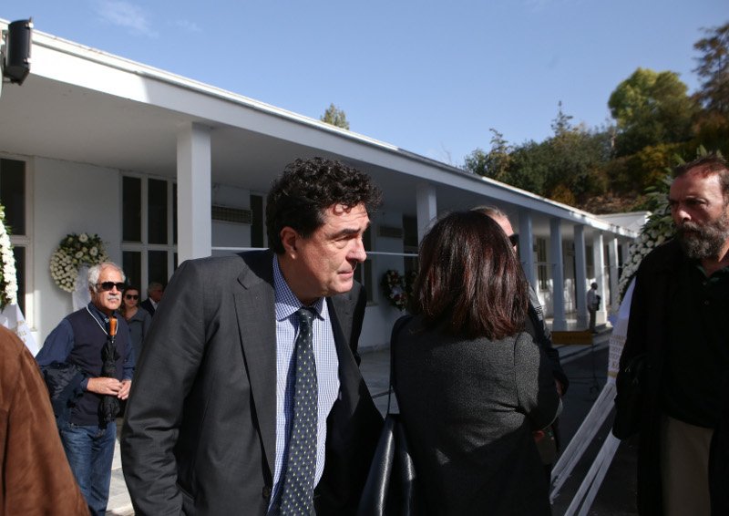 Το τελευταίο αντίο στον Γιάννη Καψή -Ηταν όλοι εκεί [εικόνες] | iefimerida.gr 25