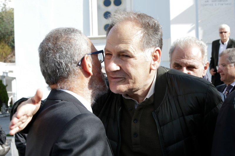 Το τελευταίο αντίο στον Γιάννη Καψή -Ηταν όλοι εκεί [εικόνες] | iefimerida.gr 8