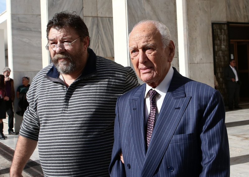 Το τελευταίο αντίο στον Γιάννη Καψή -Ηταν όλοι εκεί [εικόνες] | iefimerida.gr 6